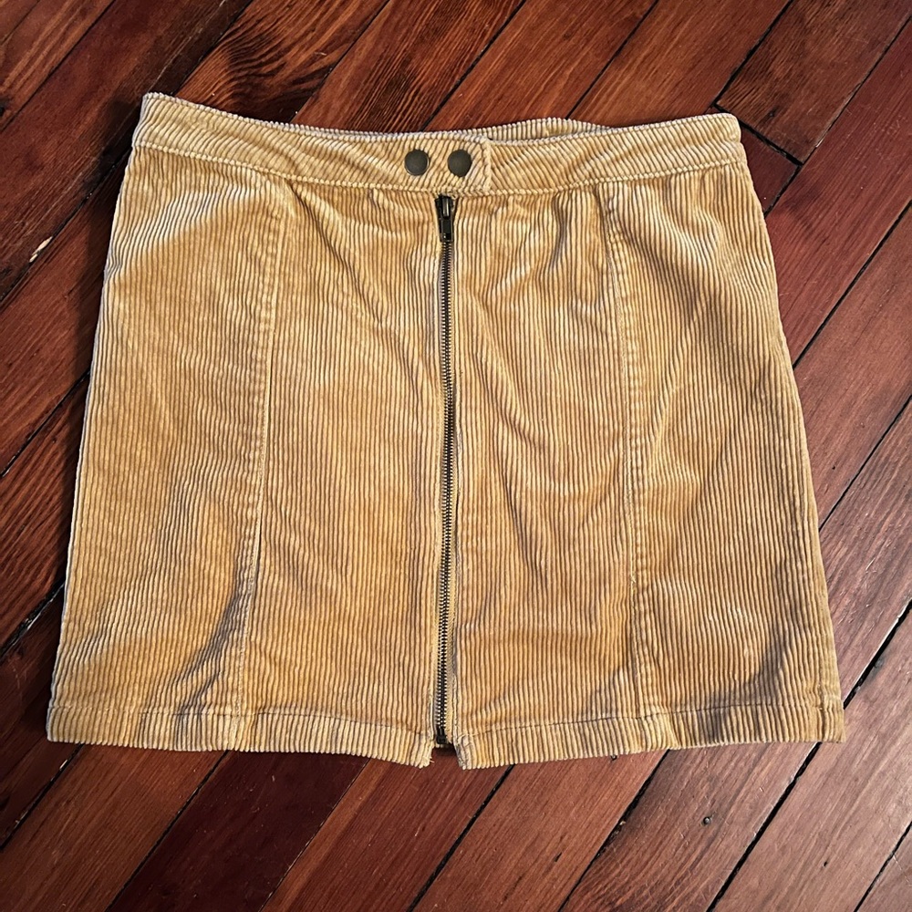Blue Spice high waisted mustard corduroy skirt w front zipper and buttons